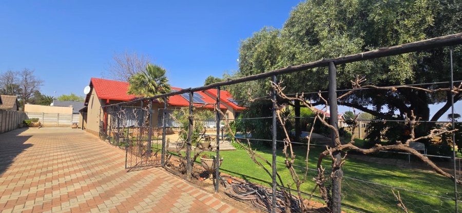 3 Bedroom Property for Sale in Ellaton North West